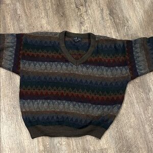 Van Heusen Men's V-Neck Sweater - Multicolor Stripes